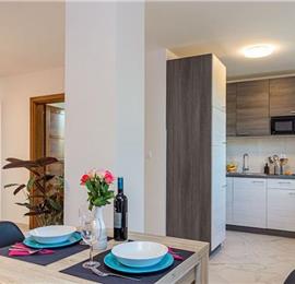 6 bedroom villa with pool near Pula, sleeps 12
